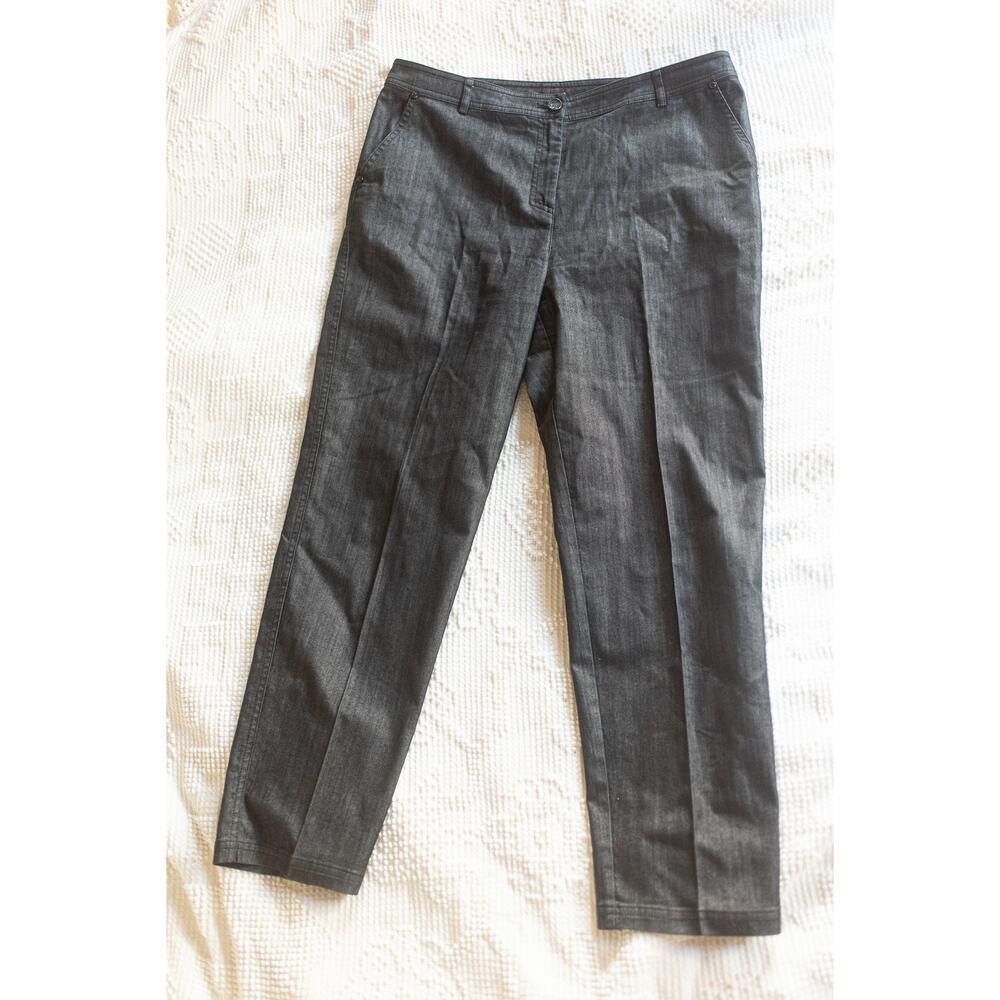 St. John Trousers Denim 10 Black Straight Leg Quiet Luxury Career Office Wear